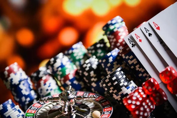 hot88 app showing live-dealer blackjack, roulette, and Dragon Tiger games with multiple camera feeds